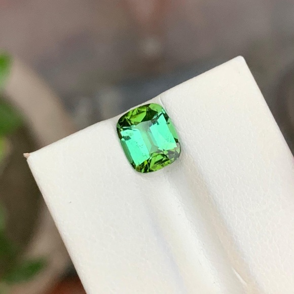 Bluish-Green Tourmaline (Afghanistan) — 2.25 ct 8.1 × 6.8 × 4.8 mm: VVS